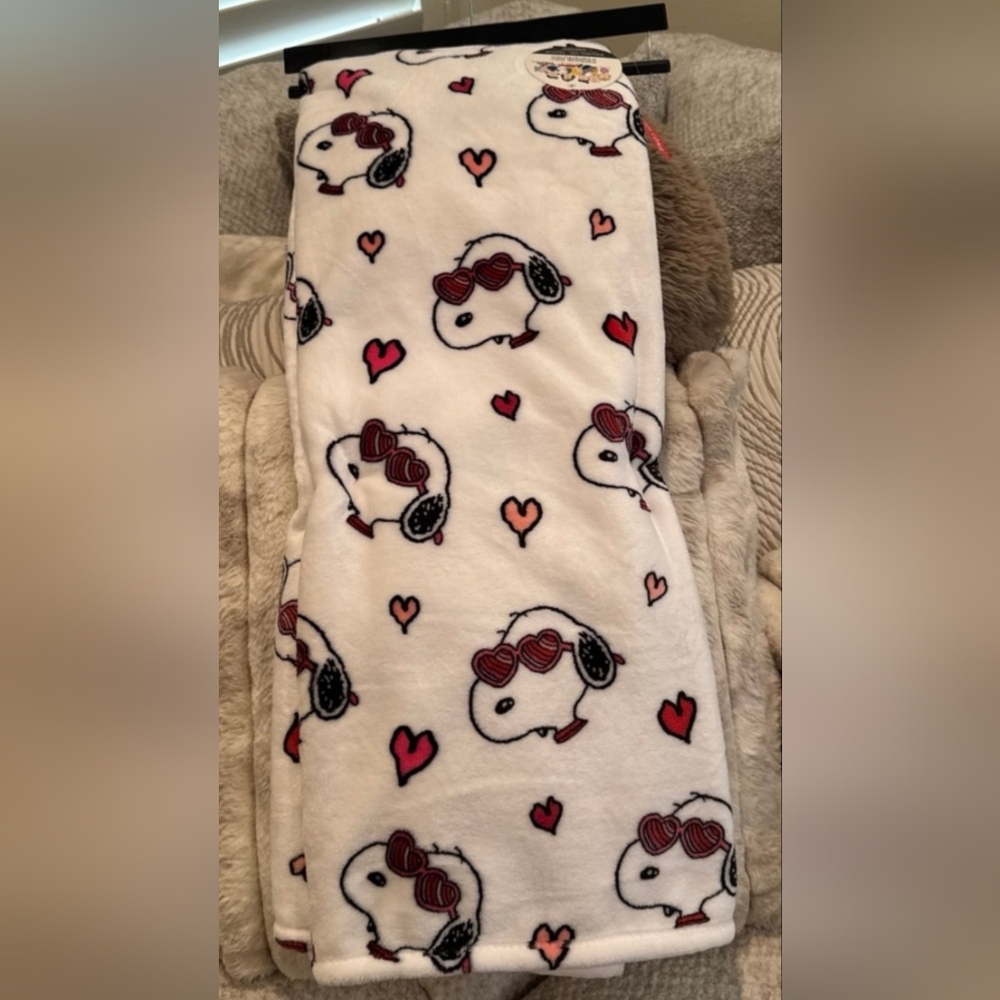 Peanuts Snoopy VelvetLoft Valentine's Large Throw 60x70 NWT